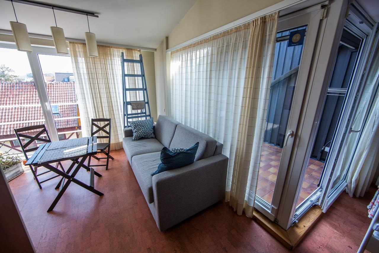 Lapes Namai Apartamento Pervalka Exterior foto